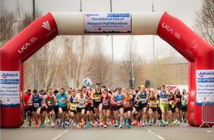 Image of runners at the starting line of the Newport Half Marathon