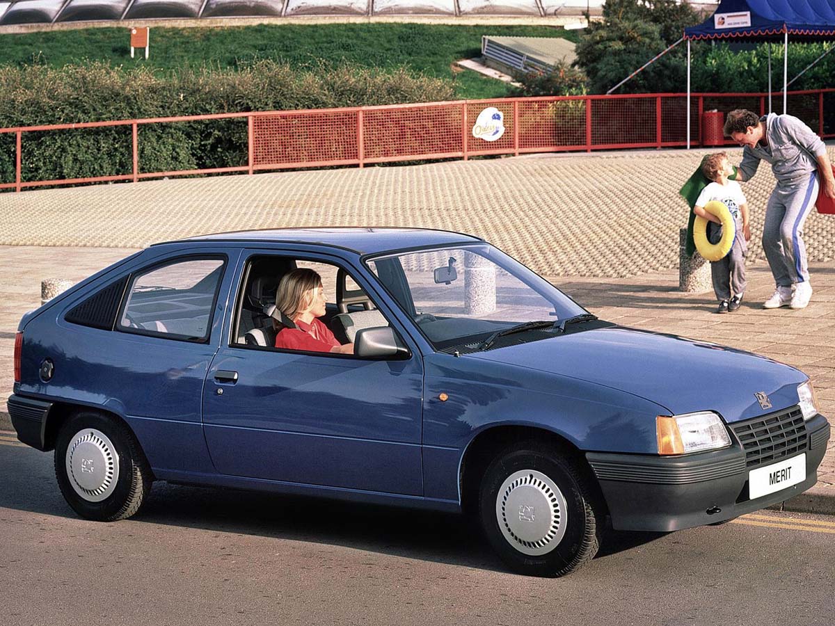 Vauxhall-Astra-1990s