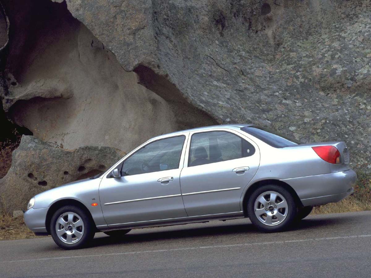 ford-mondeo-ghia