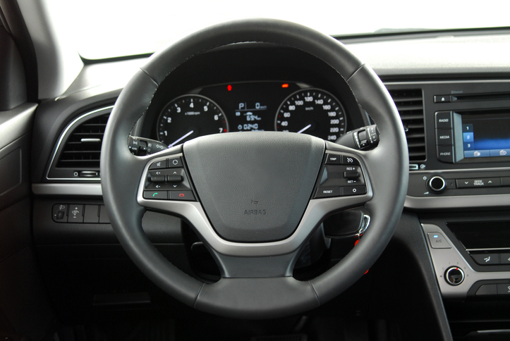 car-steering-wheel