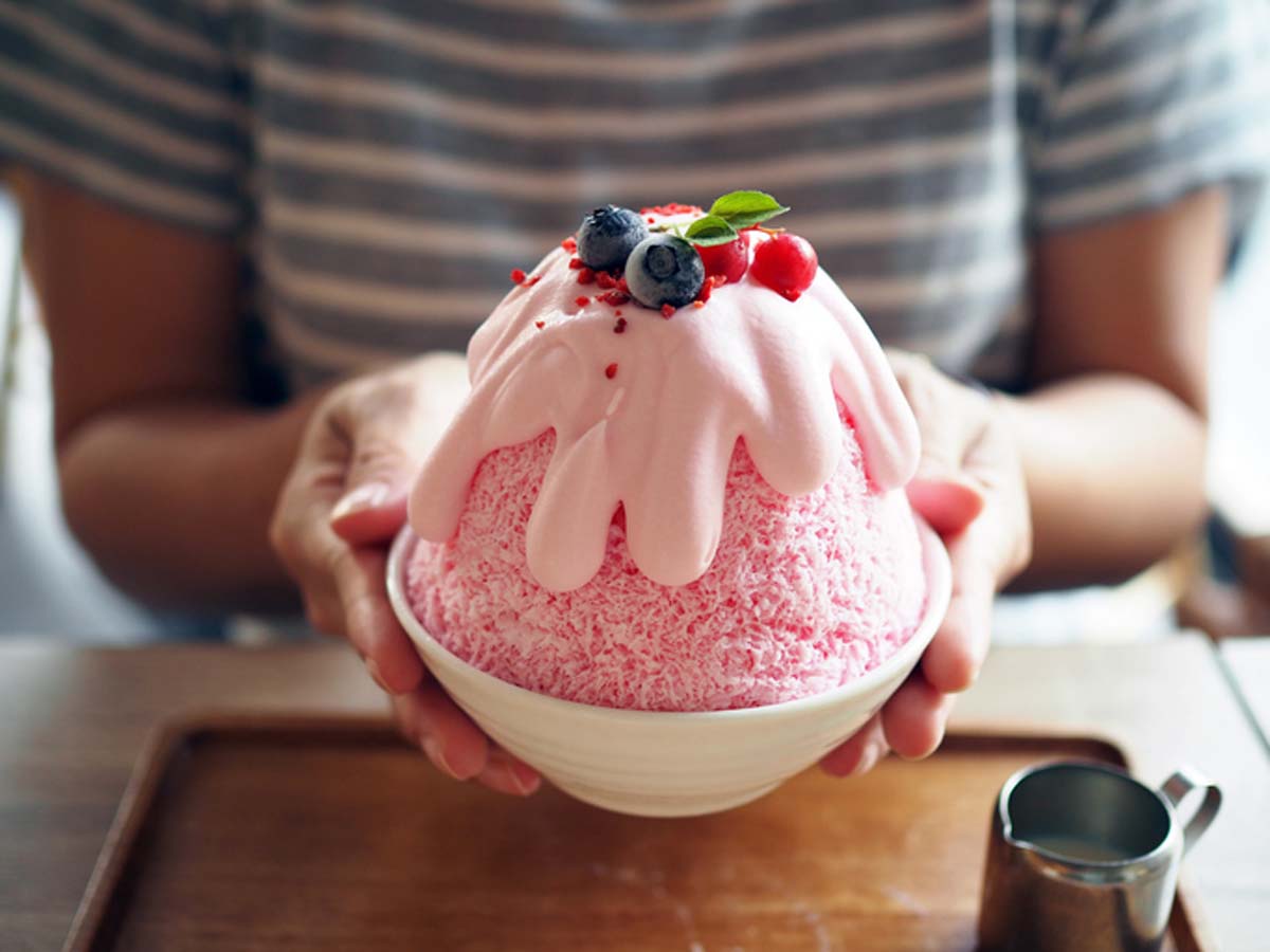 kakigōri - Japanese iced dessert 