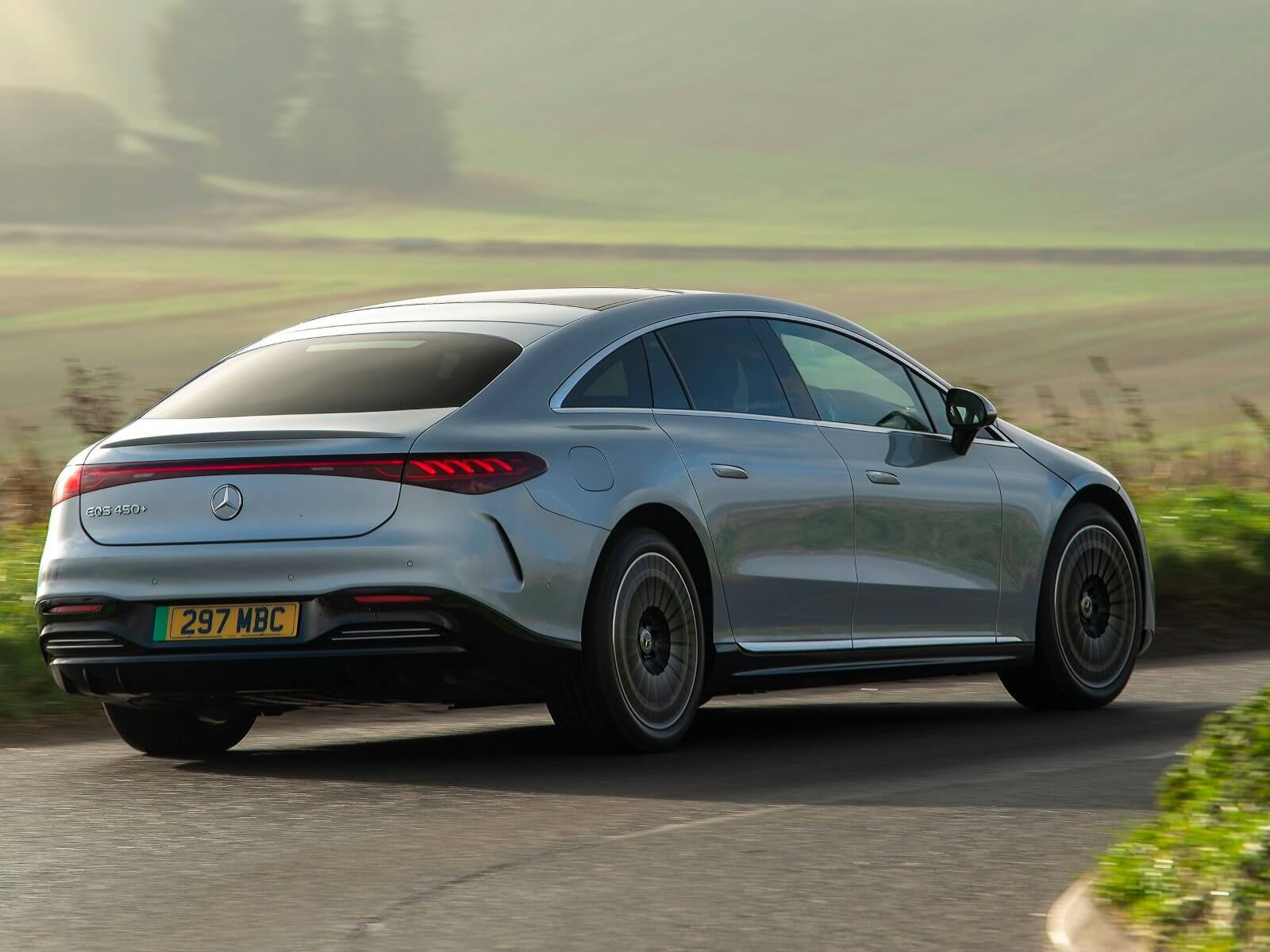 mercedes-benz-eqs