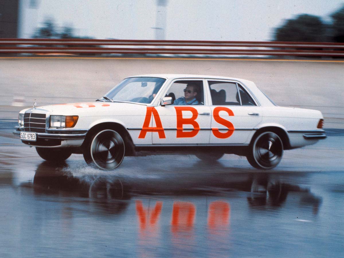abs-demo-mercedes-benz