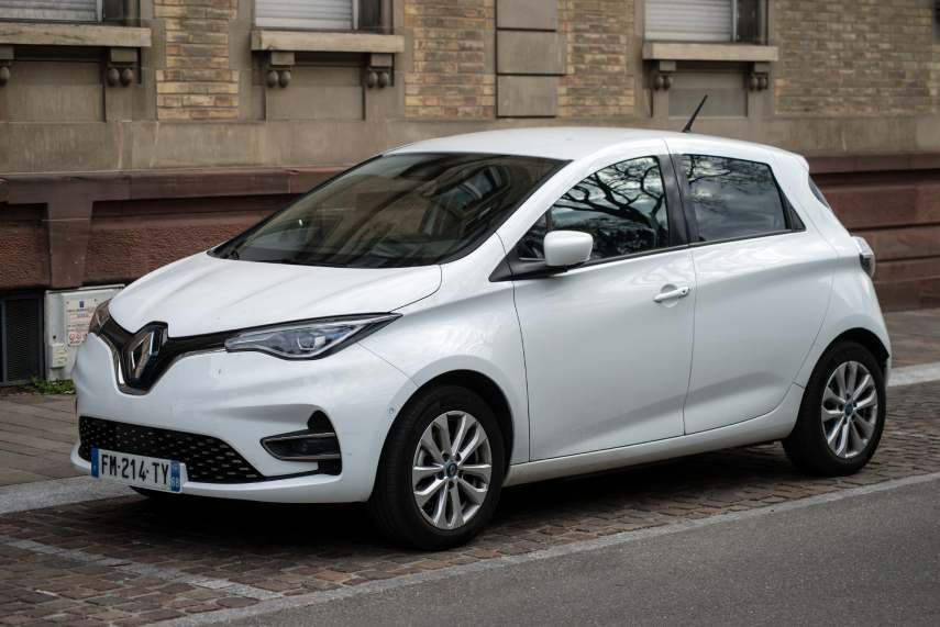 Image of a white renault zoe