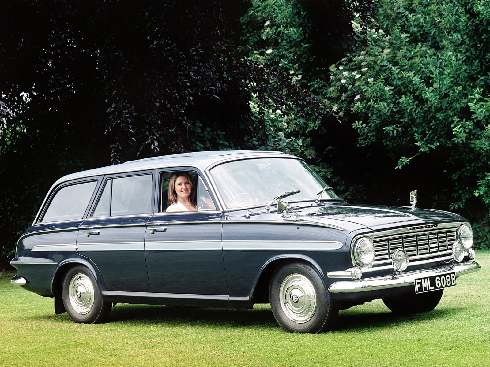 Vauxhall Victor FB De Luxe Estate