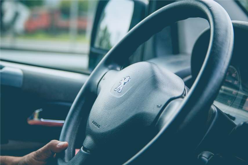Image of a Renault steering wheel