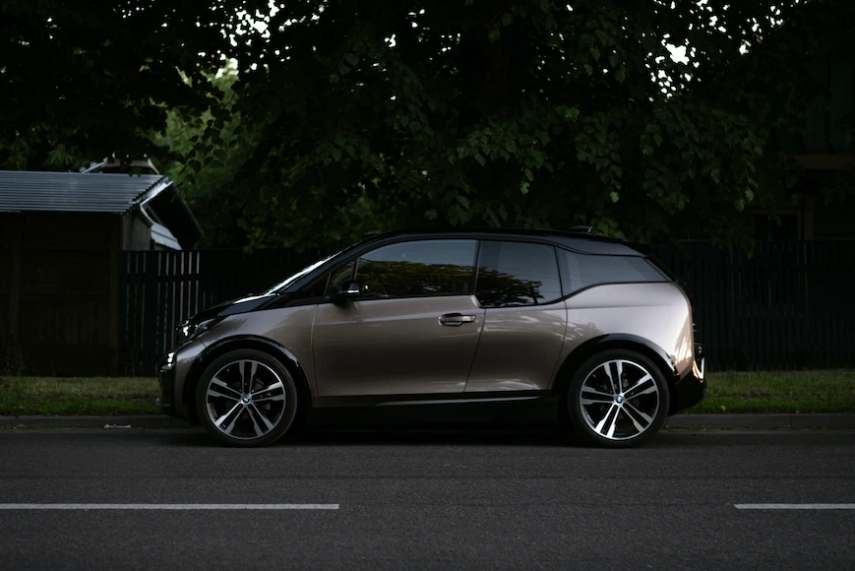 Image of a grey BMW i3