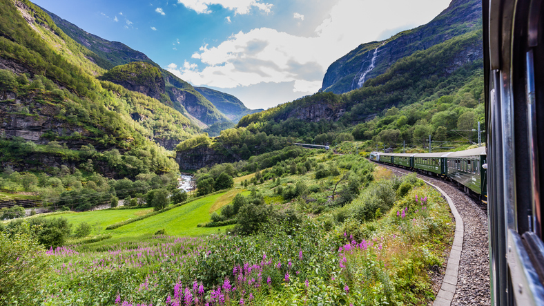 travelling-by-train-in-norway