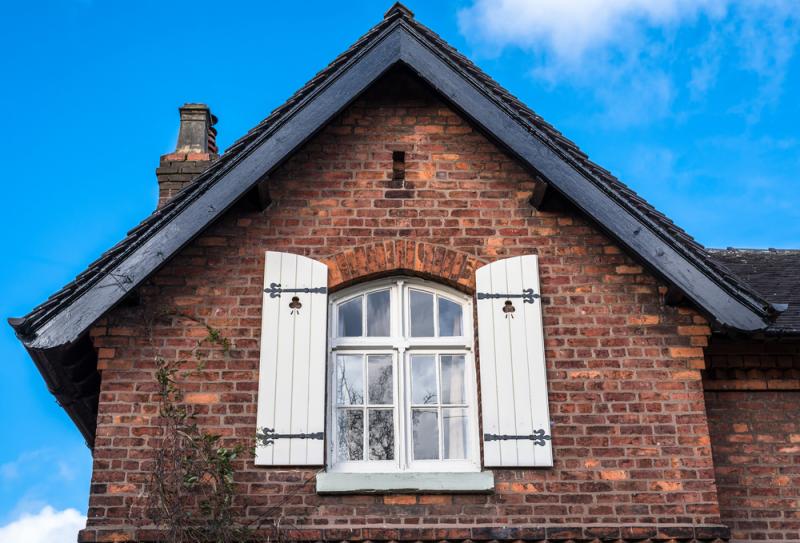 red-brick-victorian-building