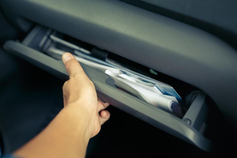 car-documents-in-a-glove-box