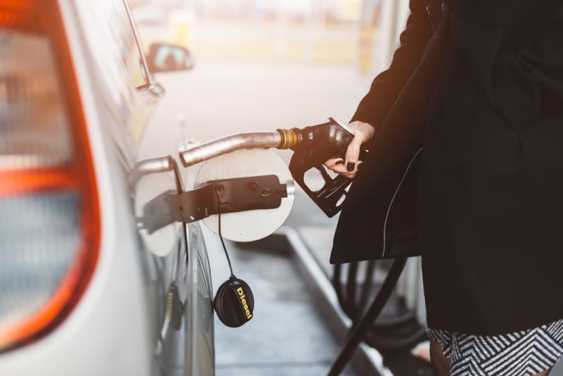 woman-refuelling-diesel-car