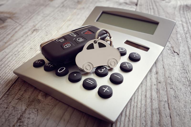 car-key-and-calculator