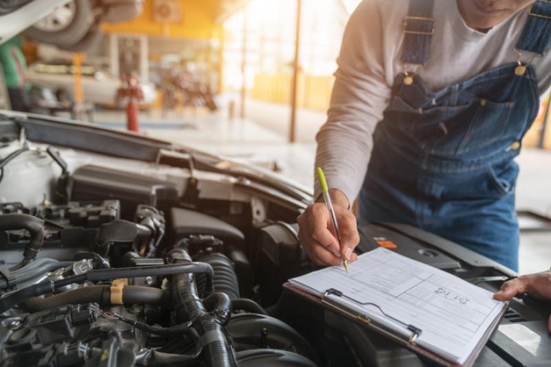 mechanic-working-on-mot