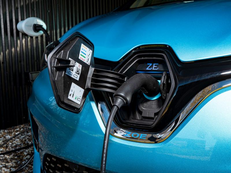 Renault Zoe charging