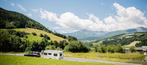 driving-in-the-alps