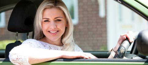 woman-driving-car