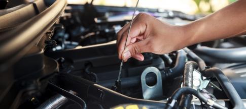 checking-car-engine-oil