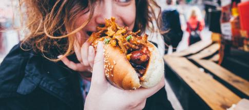 How-to-find-the-best-food-and-drink-while-you-travel