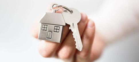house-key-on-house-shaped-keyring