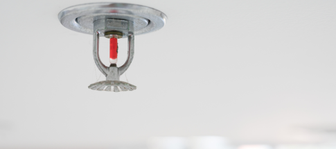 fire sprinkler installed on ceiling 